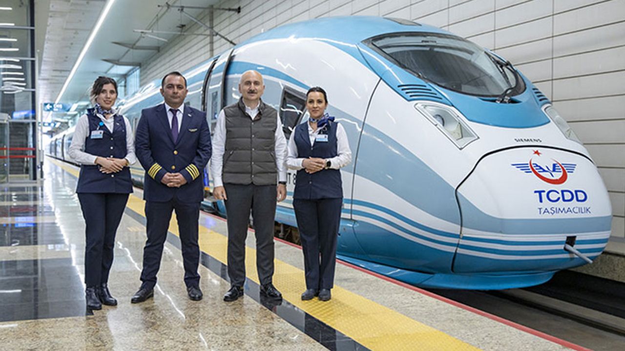 Bakan Karaismailoğlu, Uşak'taki Hızlı Tren Çalışmaları Hakkında Bilgiler Verdi