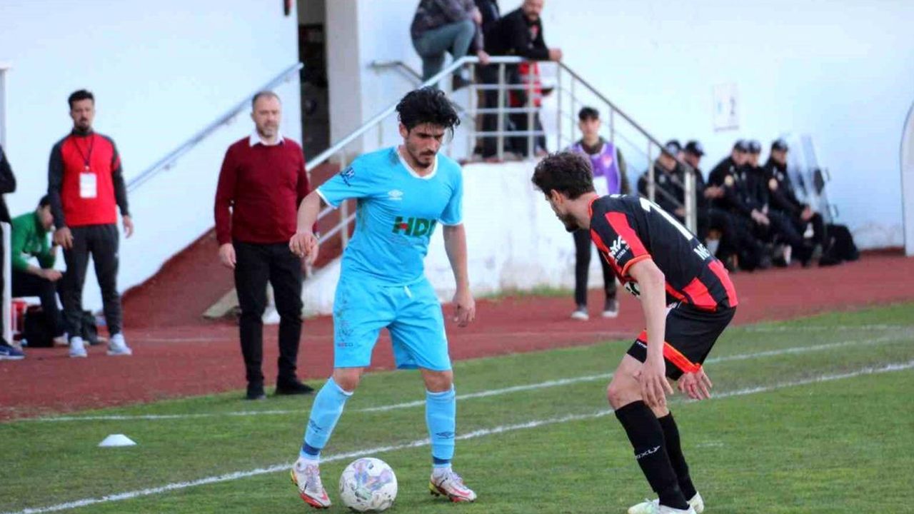 AFC Kablo Kanalları Uşakspor Deplasmanda Pazarspor İle Berabere Kaldı 2-2