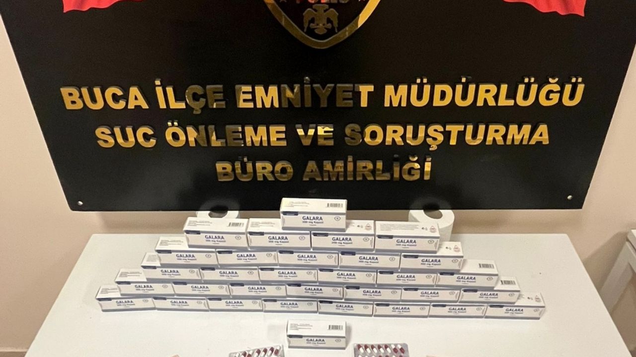 İzmir'de uyuşturucuyla yakalanan 2 şüpheli tutuklandı