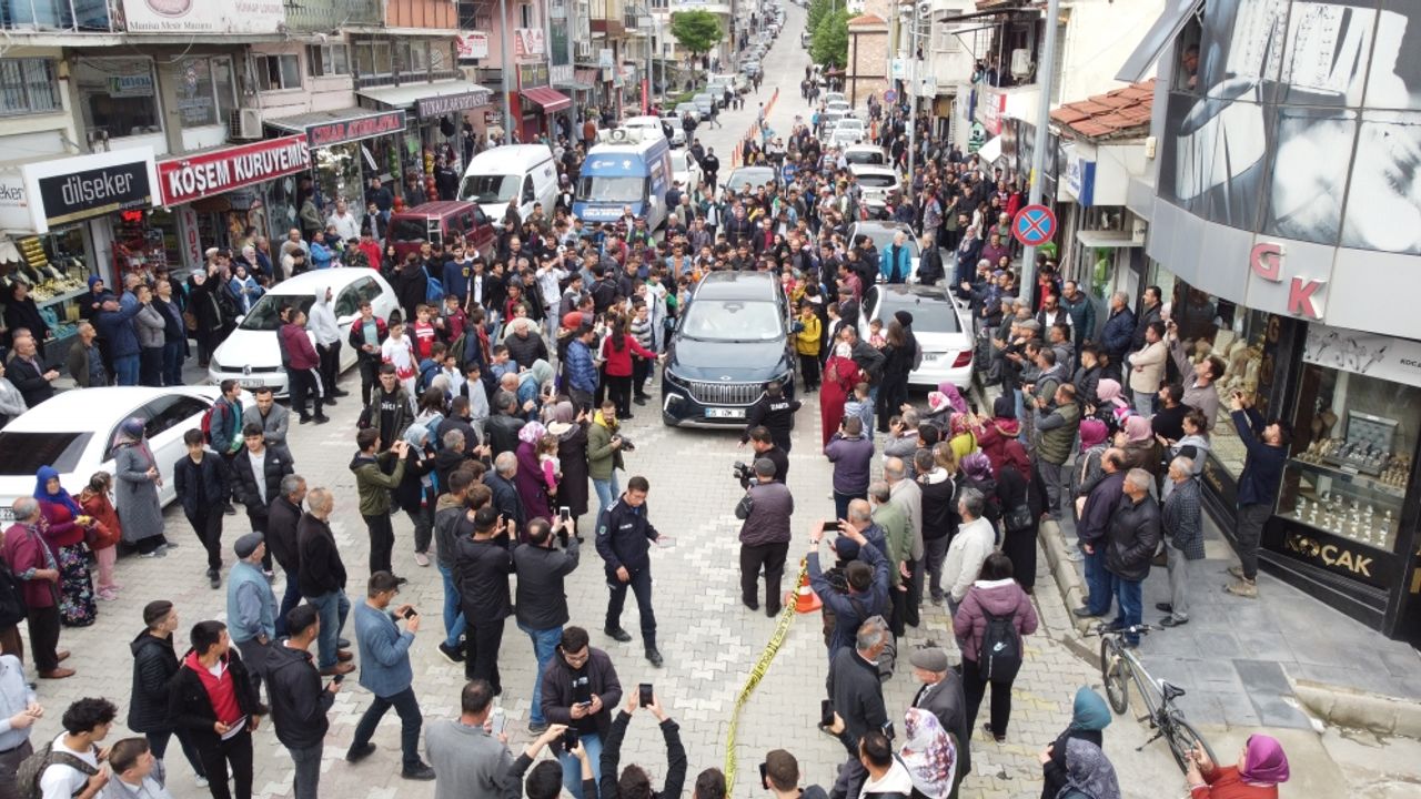 Türkiye'nin otomobili Togg, Demirci'de tanıtıldı