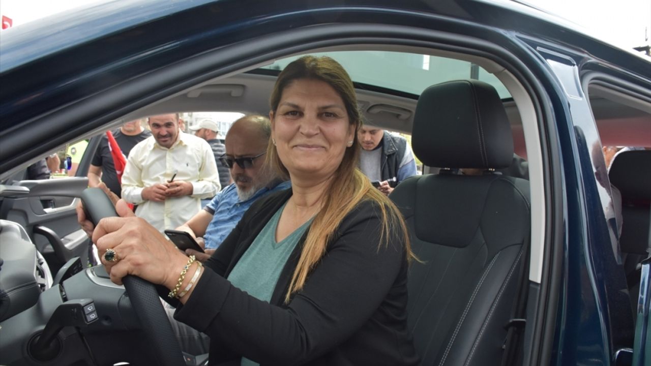 Türkiye'nin yerli otomobili Togg, Marmaris'te sergilendi