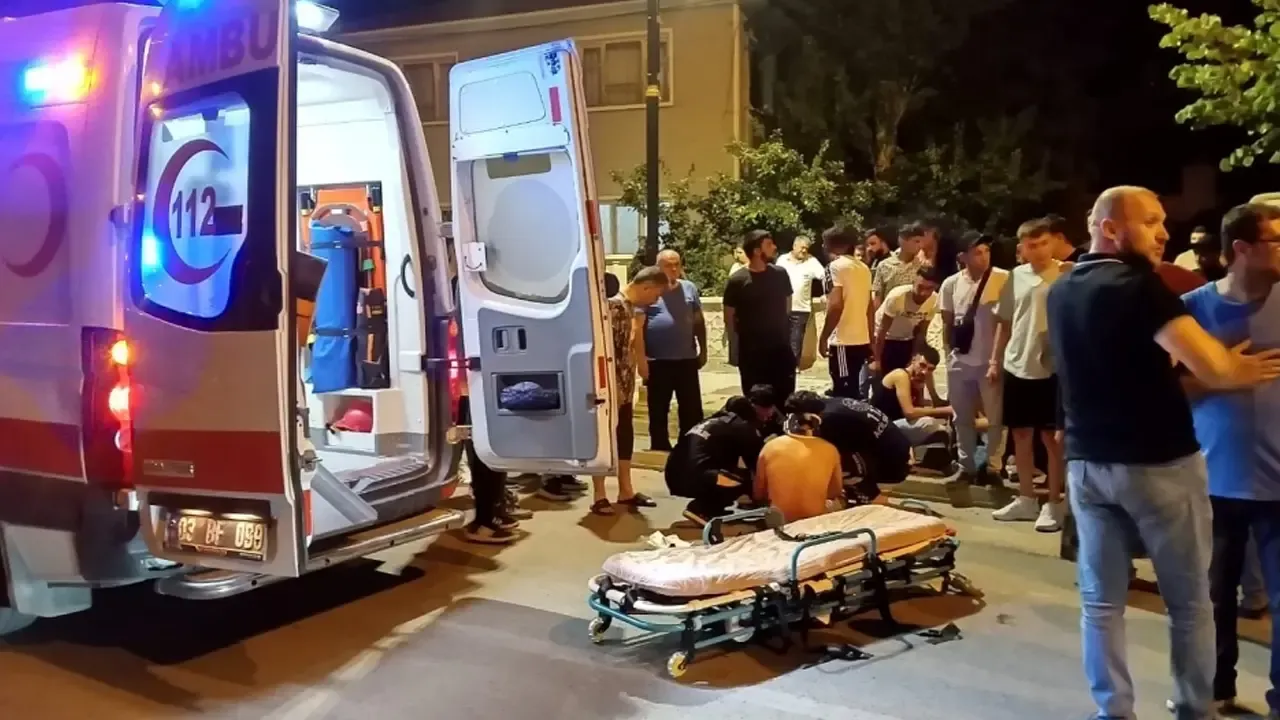 Afyonkarahisar'daki Farklı Trafik Kazalarında 10 kişi Yaralandı