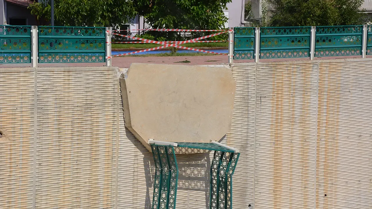Banaz'da Seyir Balkonu Çöktü: 1'i Ağır, 2 Yaralı