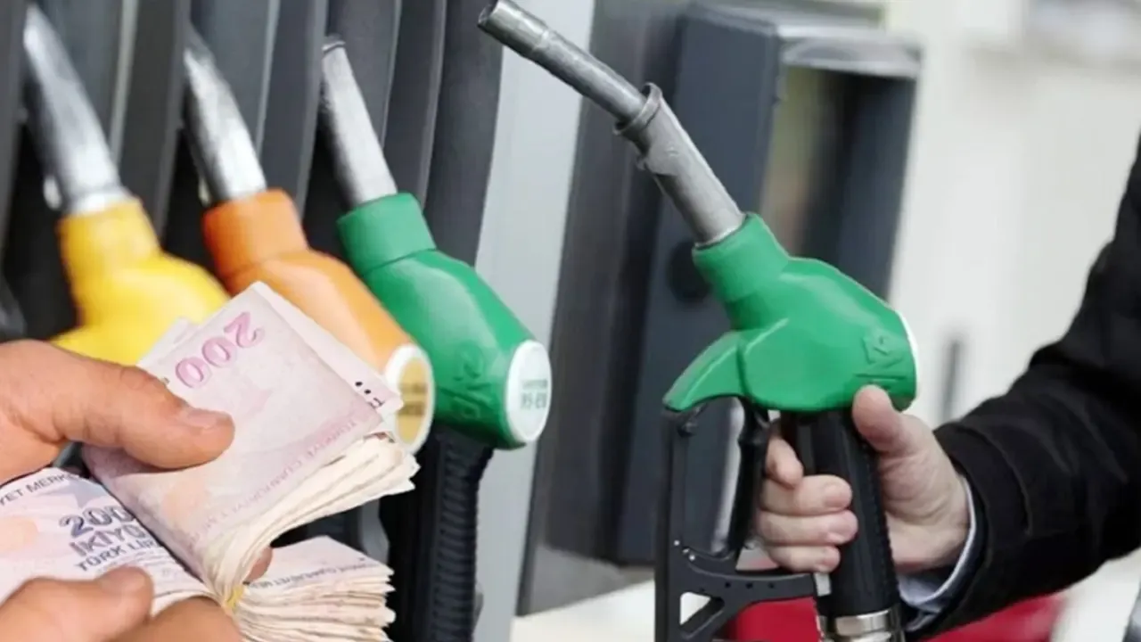 Benzinli araç sahipleri, bu habere çok sevinecek: Fiyatlarda düşüş var… Uşak akaryakıt fiyatları