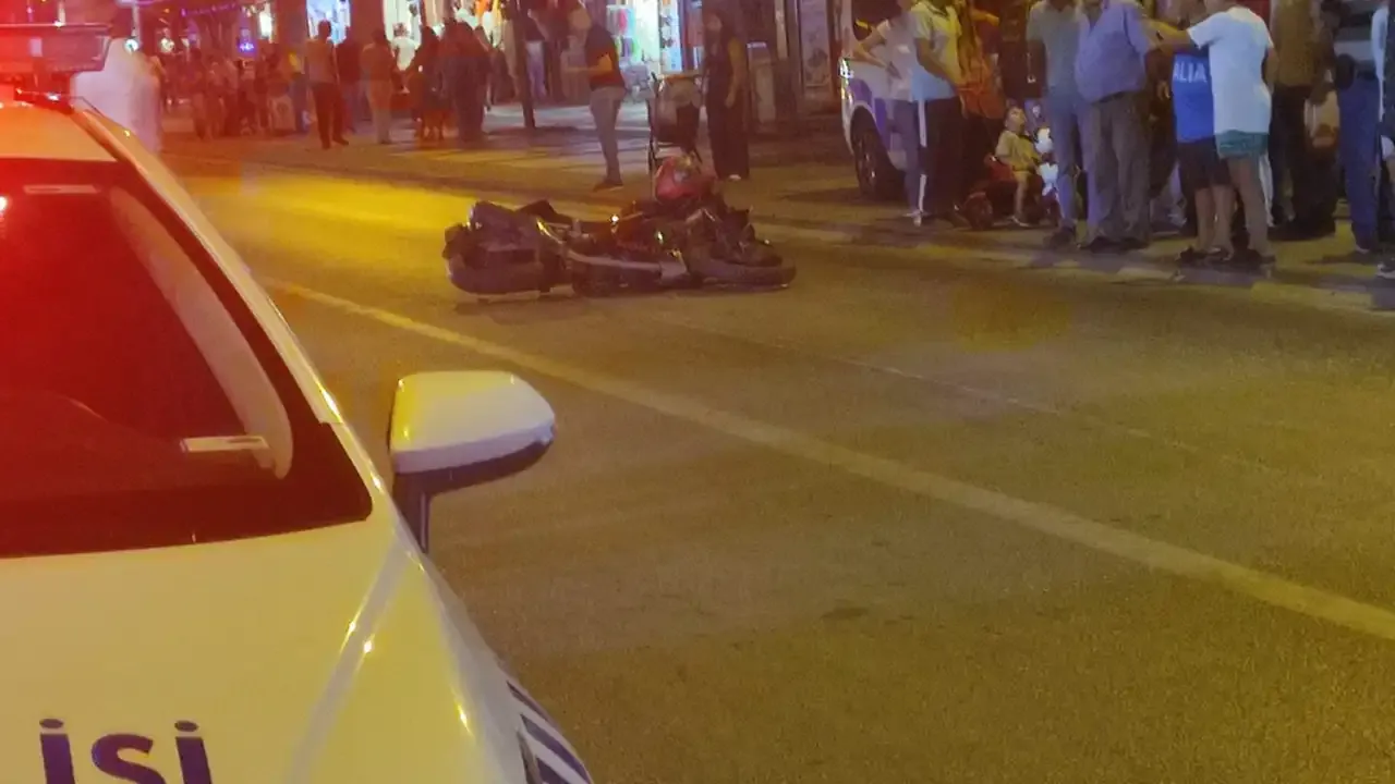 Hamile Kadına Motorsiklet Çarptı: 3 Yaralı