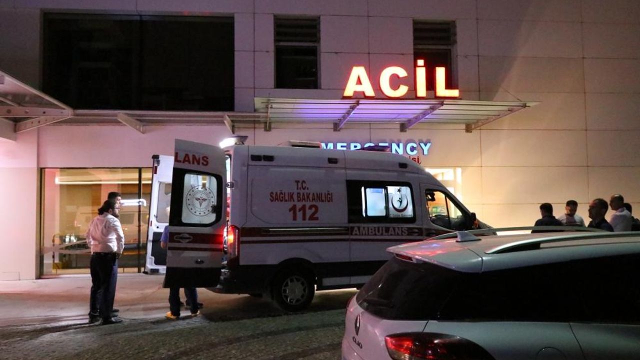 İzmir'de çıkan bıçaklı kavgada 18 yaşındaki genç Baran Çatalbaşoğlu öldü