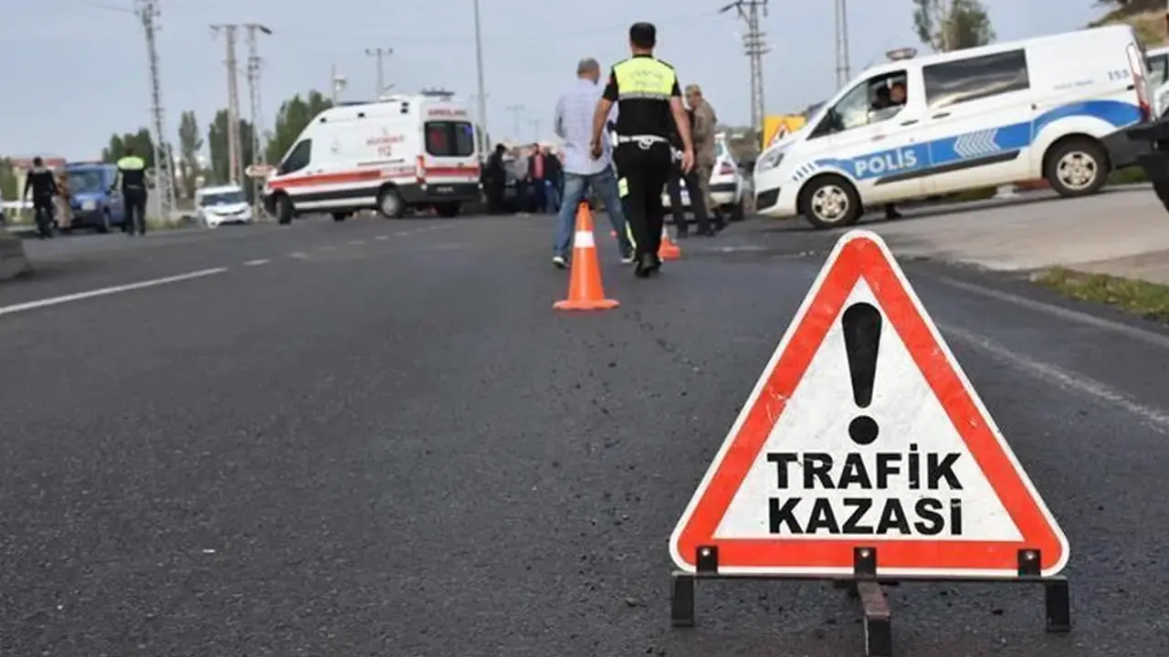 Kütahya'da trafik kazasında 1 Anne öldü yaralılar var
