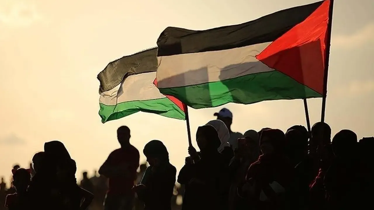 Uşaklı gençlerden Filistin'e destek buluşması