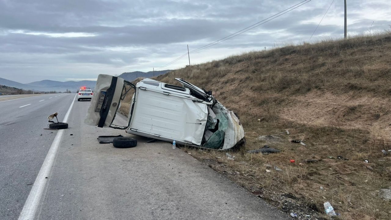 Afyonkarahisar Bolvadin'de Devrilen Aracın Sürücüsü Öldü