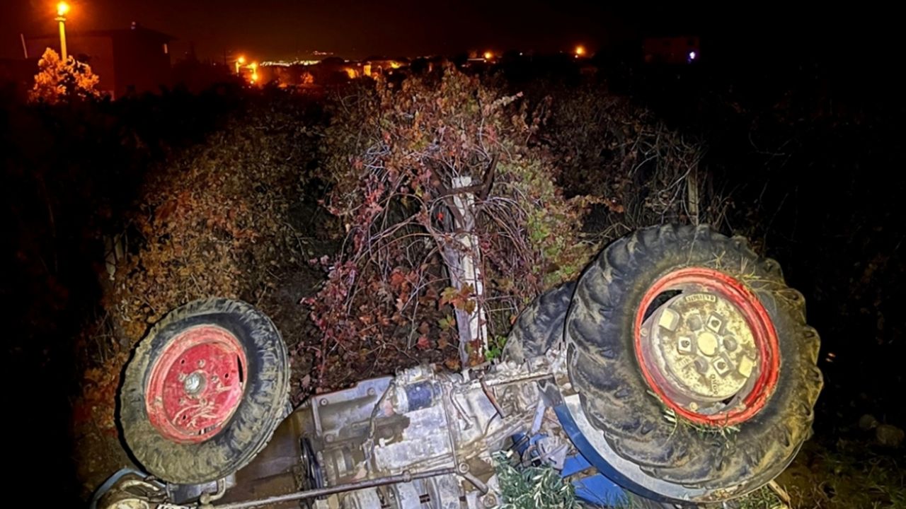 Manisa'da Devrilen Traktörün Sürücüsü Mustafa Akcan Öldü