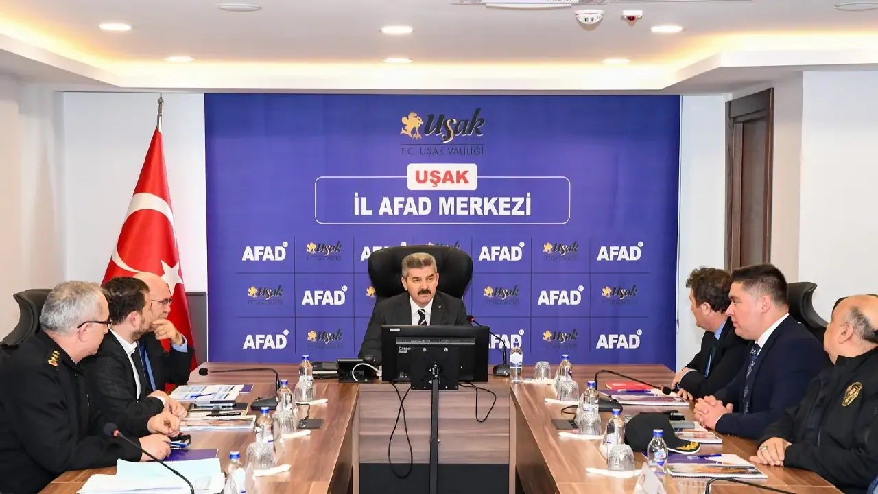 "Uşak Valisi Ergün, AFAD'ın 2023 Faaliyetleri ve Afet Hazırlıklarını Değerlendirdi