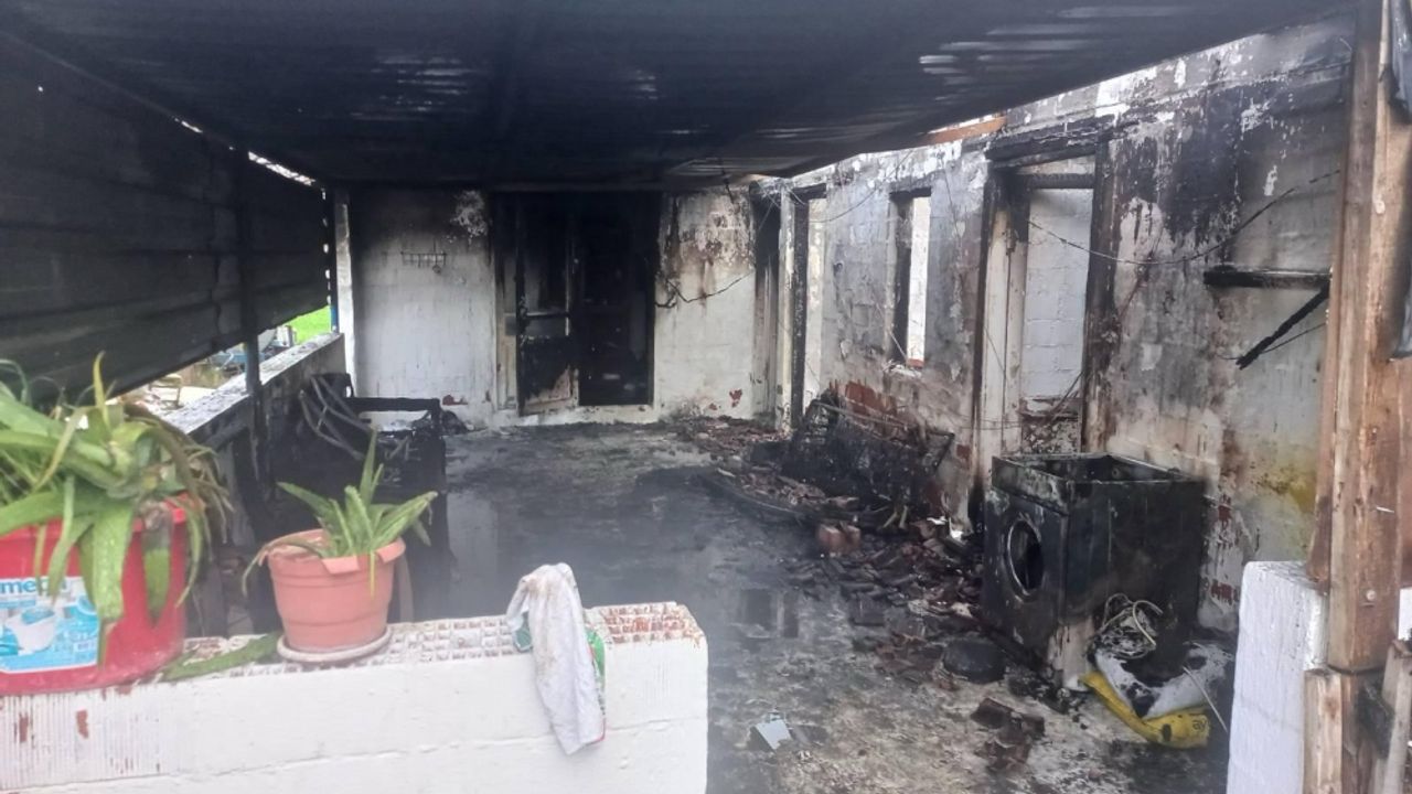 Aydın'da yangın çıkan ev, kullanılamaz hale geldi