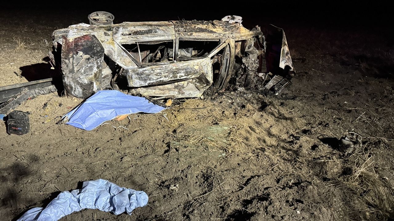 Kütahya'da Yanan Otomobildeki Samet Yavuz Öldü, 2 Kişi Yaralandı