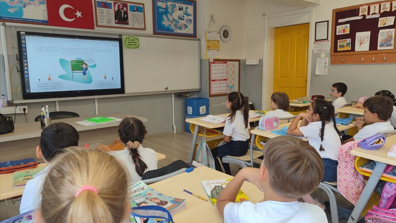 İzmir'de öğrenciler etkileşimli senaryolarla değerleri öğreniyor