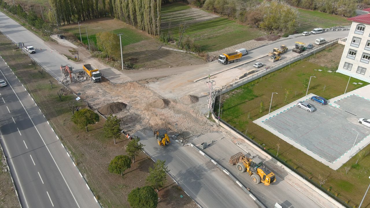 Kütahya'da Adliye Kavşağı yapımı çalışmalarına başlandı