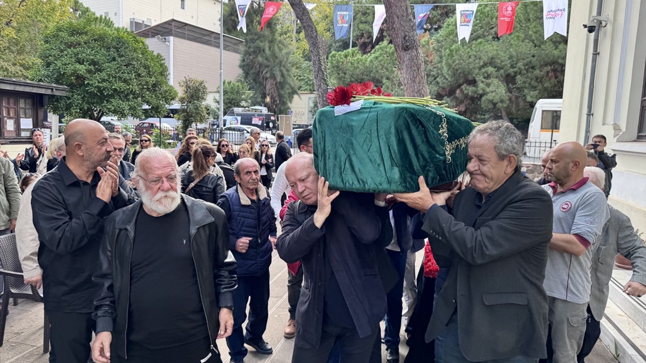 Vefat eden İzmir Devlet Tiyatrosu eski sanatçısı Melek Tartan için tören
