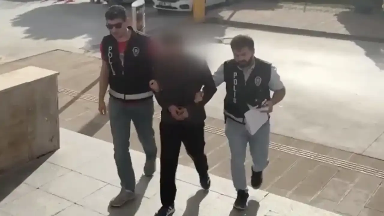 Ailesini Bıçakla Yaralayan Öfkeli Genç Tutuklandı