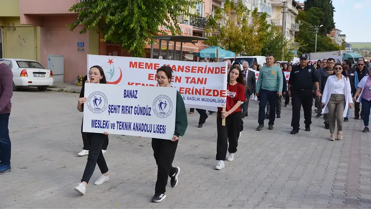 Banaz'da Meme Kanseri Farkındalık Yürüyüşü Düzenlendi