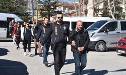 Depremzedelere Yardımda Bulunmak İsteyenleri Dolandırdıkları İleri Sürülen 8 Şüpheli Adliyeye Sevk Edildi