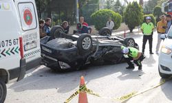 Denizli'de ağaca çarpıp devrilen otomobilin sürücüsü öldü