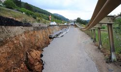 Muğla'da sağanak nedeniyle kara yolunda çökme oluştu