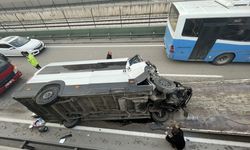 BURSA - Devrilen servis aracının sürücüsü yaralandı