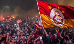 Uşak'ta Galatasaray'ın Şampiyon Kutlamaları Gece Boyunca Sürdü