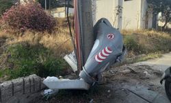 Bodrum'da elektrik direğine çarpan otomobilin sürücüsü öldü