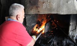 HATAY - Depremzede demirci ustaları bu bayramda da kelle paça üttü