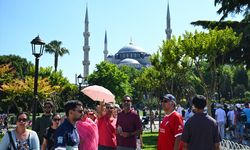 İstanbullular ve turistler boş kalan kentte gezmenin tadını çıkardı