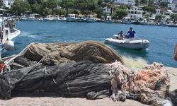 Bodrum'da dalgıçlar deniz dibinde ağ temizliği yaptı