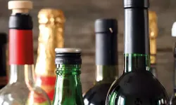 İzmir'de kaçakçılık operasyonunda 7 ton etil alkol ele geçirildi