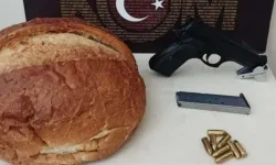 Ekmek Arasına Tabanca Sakladı! Polisten Kaçamadı...