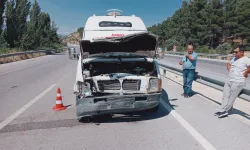 Kütahya'da Uşak Yönüne Giden İşçi Servisleri Çarpıştı: 7 Kişi Yaralandı