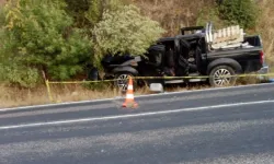 Üzerine kaya düşen pikapta 1 kişi öldü, 3 kişi yaralandı