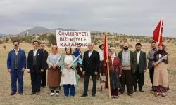 Uşak'ta Hafızalara Kazınan O Fotoğraf Karesi 90 yıl Sonra Tekrar Çekildi