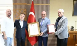 Türk Kızılay'ından  Uşak Üniversitesine “Kurumsal Kan Bağışçısı Platin Plaketi ve Madalyası’’