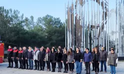 UOSB Personeli Saat 09.05’te Atatürk Koreografisi Önünde Ata'yı Andı