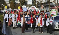 Uşak'ta Hekim ve Sağlık Çalışanlarından Sessiz Protesto Yürüyüşü!