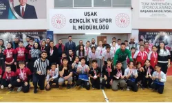 Uşak'ta Okullar Arası Bilek Güreşi Turnuvası Yapıldı