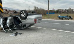 Afyonkarahisar'da iki otomobilin çarpıştığı kazada 7 kişi yaralandı