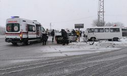 Afyon'da Kar Kaza Getirdi: 5 Yaralı