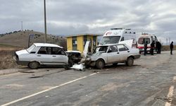Afyonkarahisar'da trafik kazasında 3'ü çocuk 10 kişi yaralandı