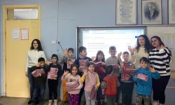 Üniversite Öğrencilerinden İlköğretim Öğrencilerine Gönüllü Öğretmenlik