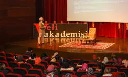 Veli Akademisi Öğrenci Velilerine Özel Eğitimler Sunuyor