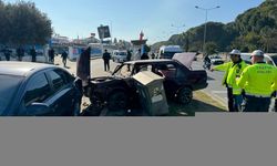 Aydın'da otomobil durakta bekleyenlere çarptı, 3 kişi yaralandı