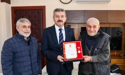 TSK’ya Bağış Yapan Uşaklı Hayırsevere Vali Ergün’den Madalya