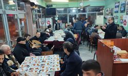 İzmir'de hayırseverler ramazan boyunca kahvehanede sahur veriyor