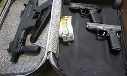 Kütahya'da valizlerinde otomatik silah ve çelik yelek ele geçirilen iki şüpheli tutuklandı