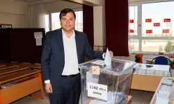 Ak Parti Belediye Başkan Adayı Mehmet Çakın Oyunu Kullandı